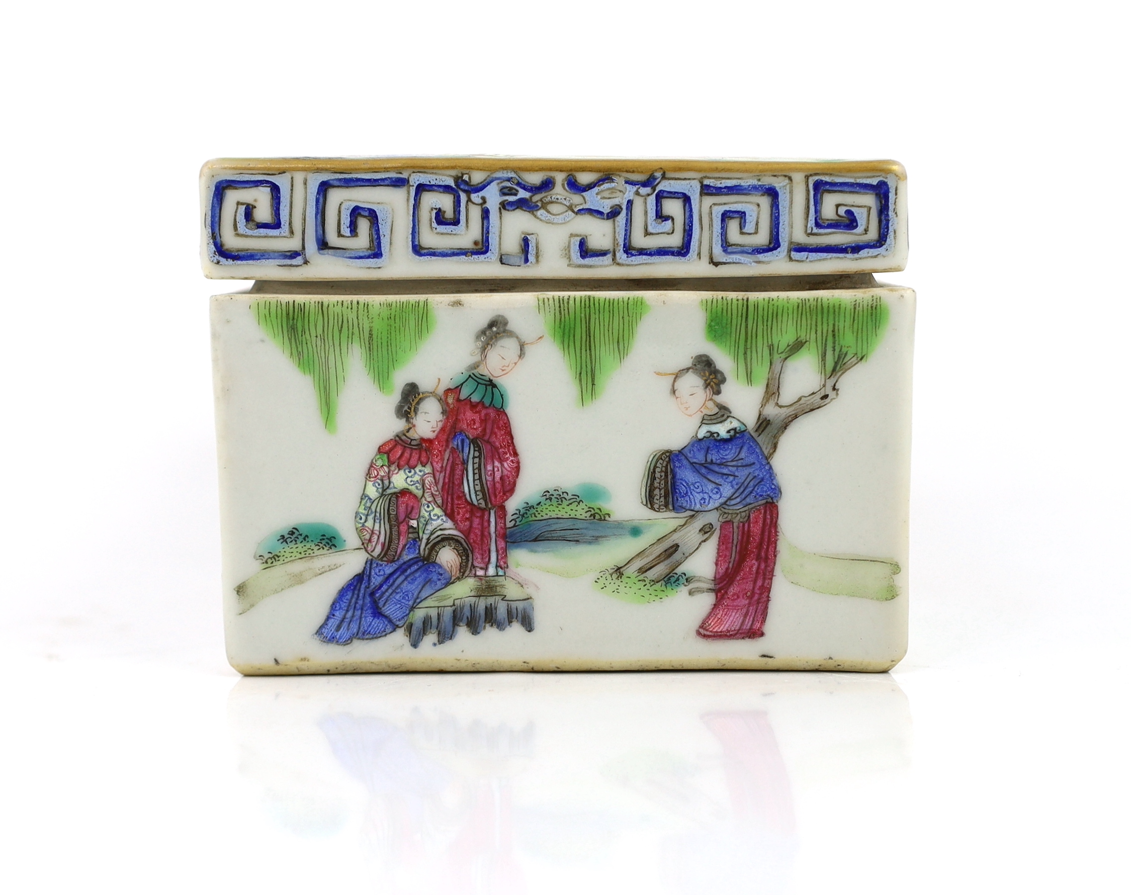 A Chinese famille rose pen box and cover, Daoguang period
